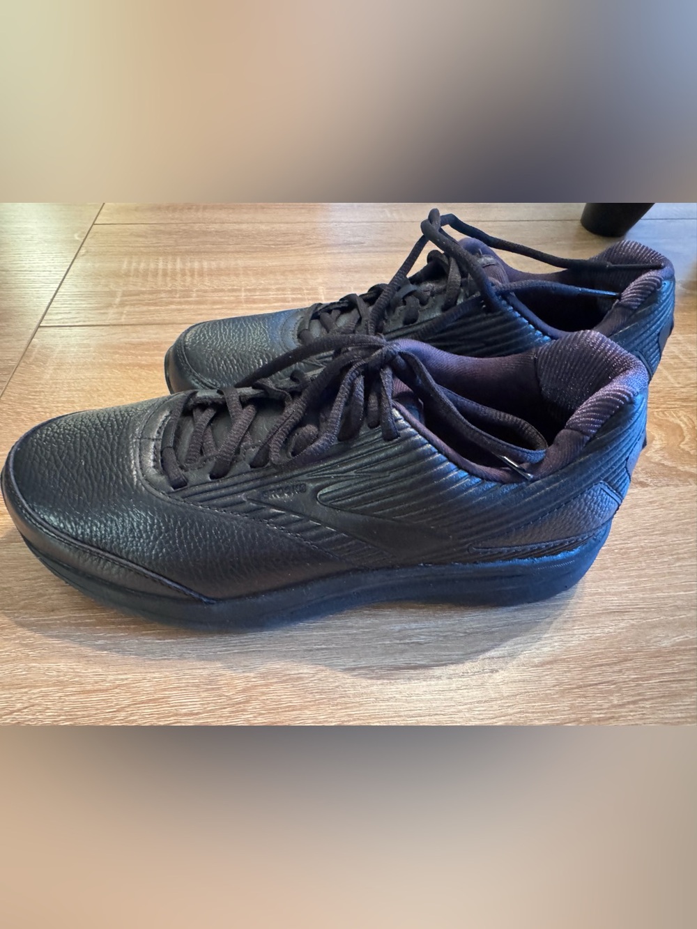 Brooks Addiction Walker 2 walking shoes with textured leather uppers